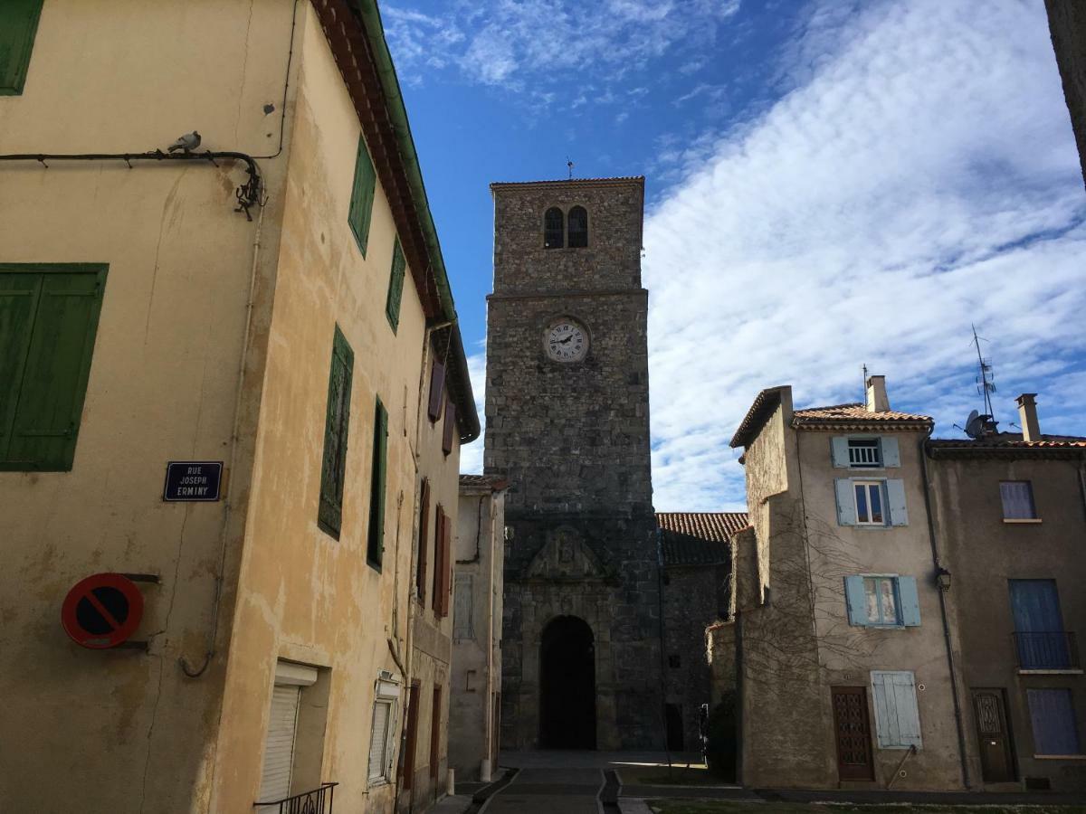 Entre L'Eglise Et La Place Villa Quillan Luaran gambar