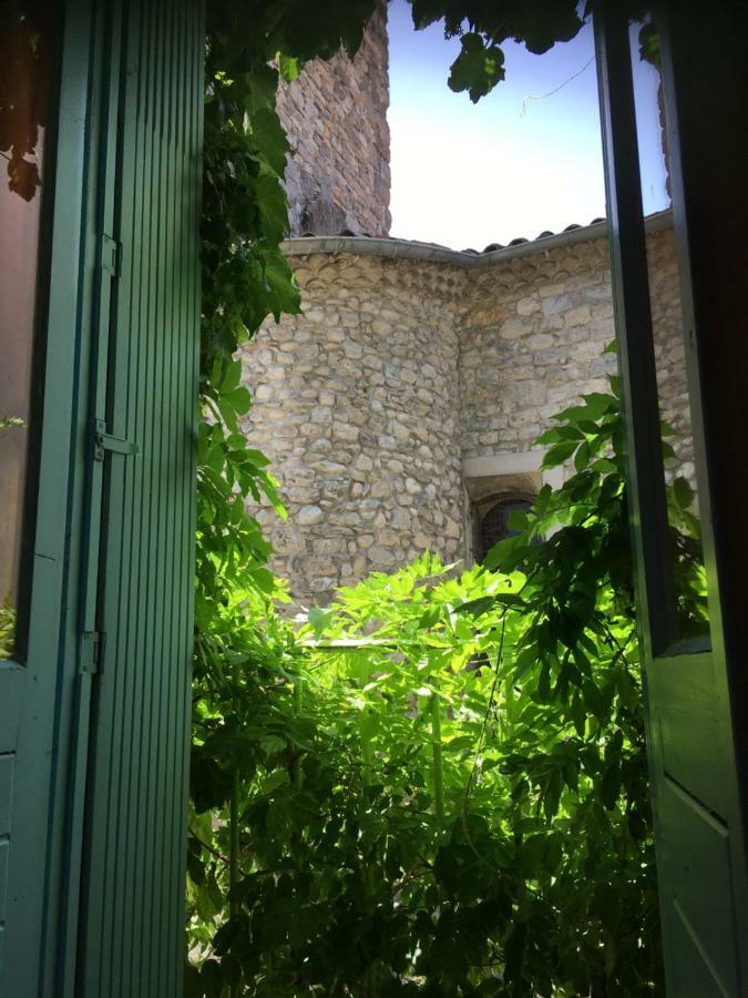 Entre L'Eglise Et La Place Villa Quillan Luaran gambar