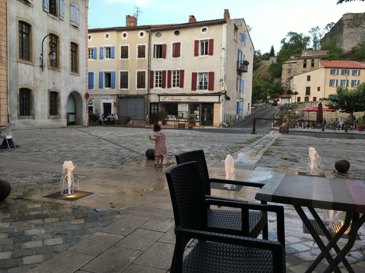 Entre L'Eglise Et La Place Villa Quillan Luaran gambar